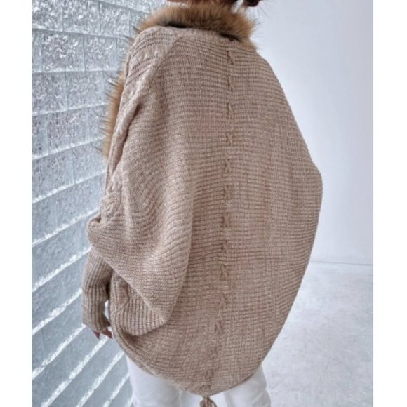 Contemporary vegan faux fur cardigan poncho scarf - Picture 6 of 9